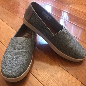 Toms slip-ons